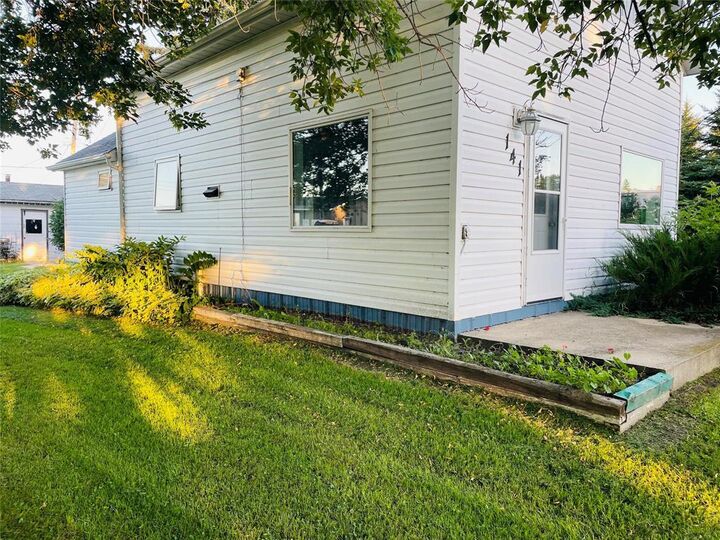 Photo de la propriété:  141 McKenszie Street South  MB R0J 1Z0 