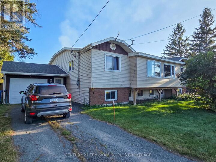Property Photo:  134-136 King Street West  ON P0J 1H0 