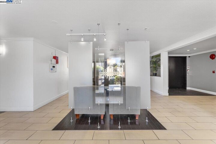 Property Photo: 1318 B Street 314 CA 94541