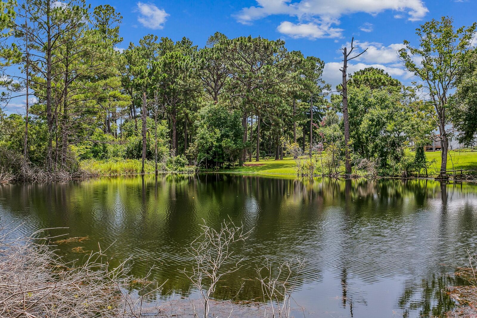 Property Photo:  6071 Sonny Lane  FL 32539 