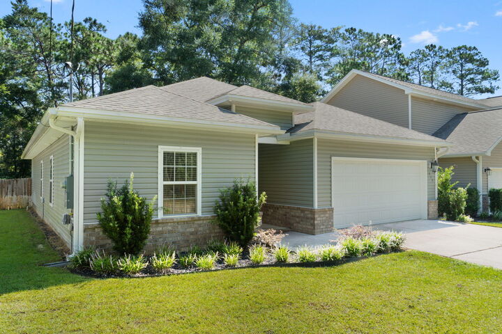 Property Photo:  513 Johnson Street  FL 32580 