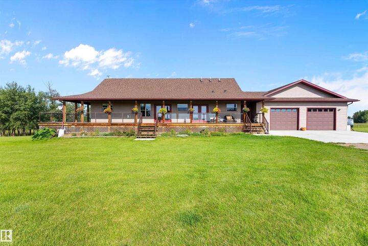 Property Photo: 1018 Twp Road 512 AB T7Y 2N6