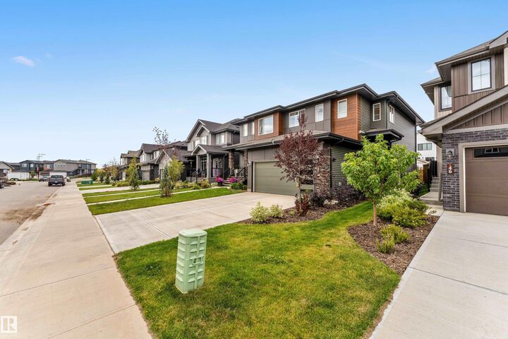 Property Photo:  42 Cerbat Crescent Crescent  AB T8H 2Z5 