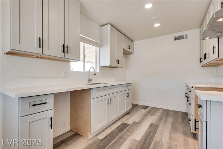 Property Photo: 600 Berry Circle NV 89107