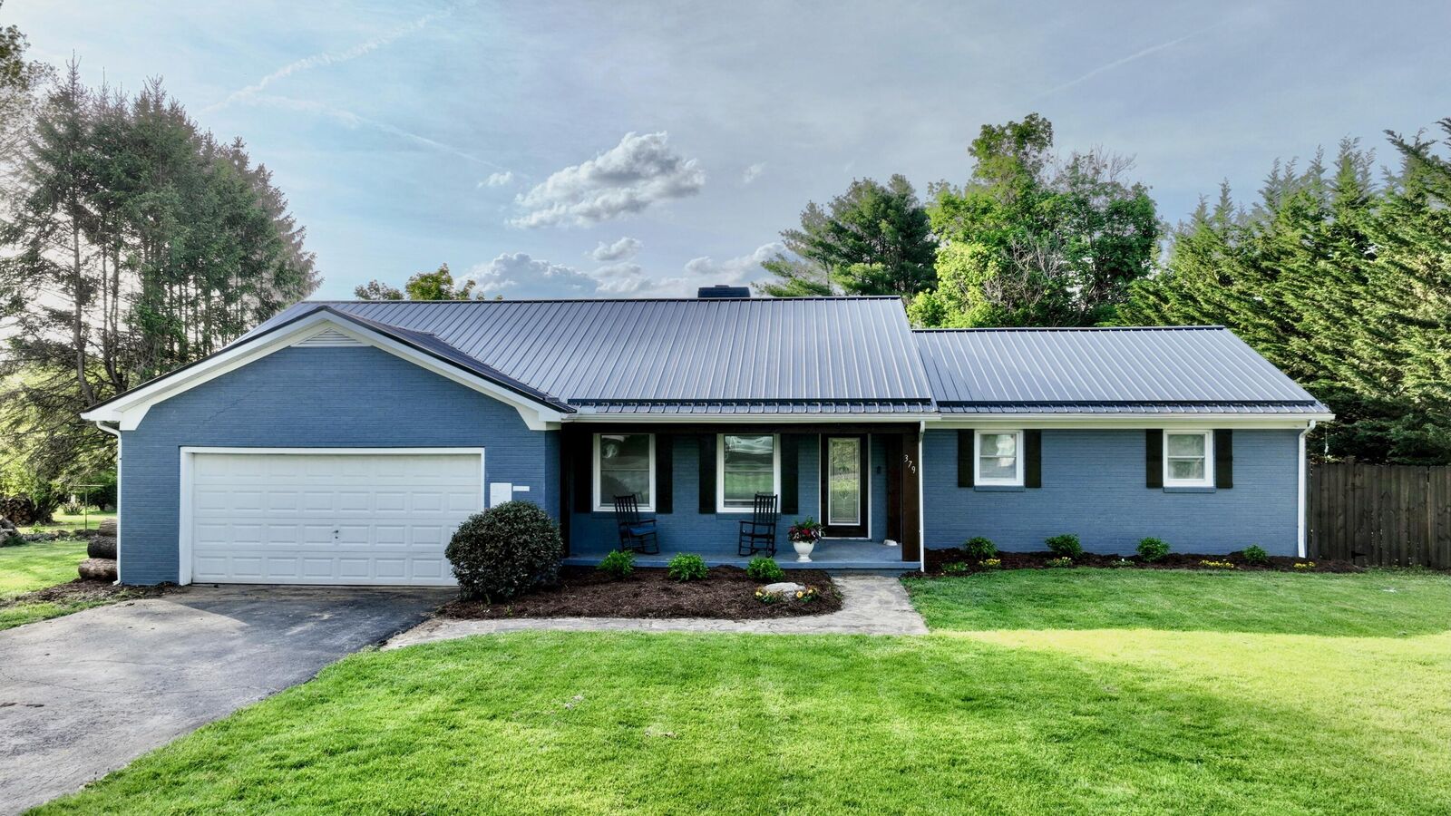 Property Photo: 379 Summit Ave WV 24901