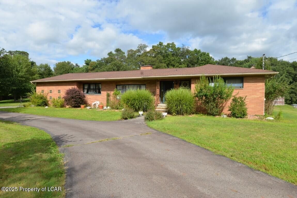 Property Photo: 479 Main Road PA 18707