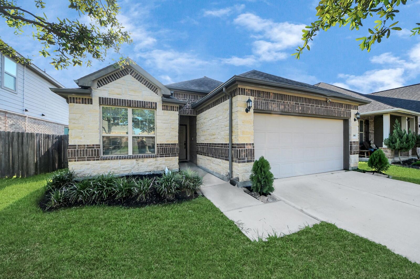 Property Photo:  5318 Royal Press Drive  TX 77493