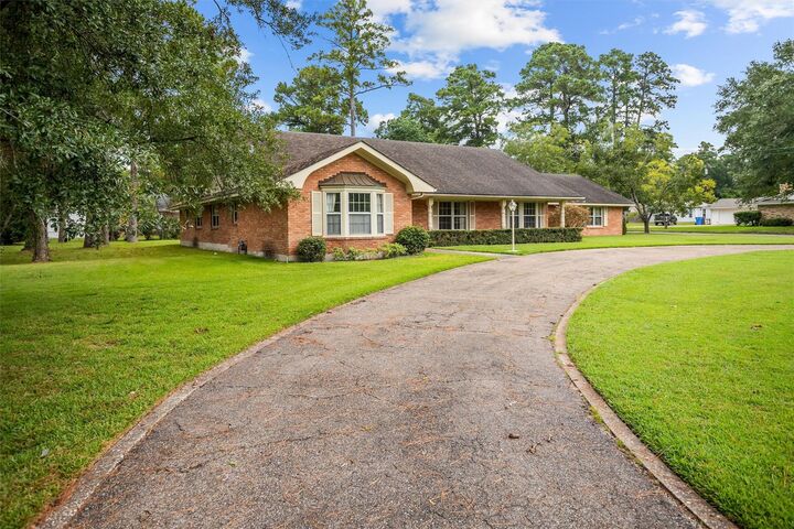 Property Photo:  900 Wildbriar Drive  TX 75904 