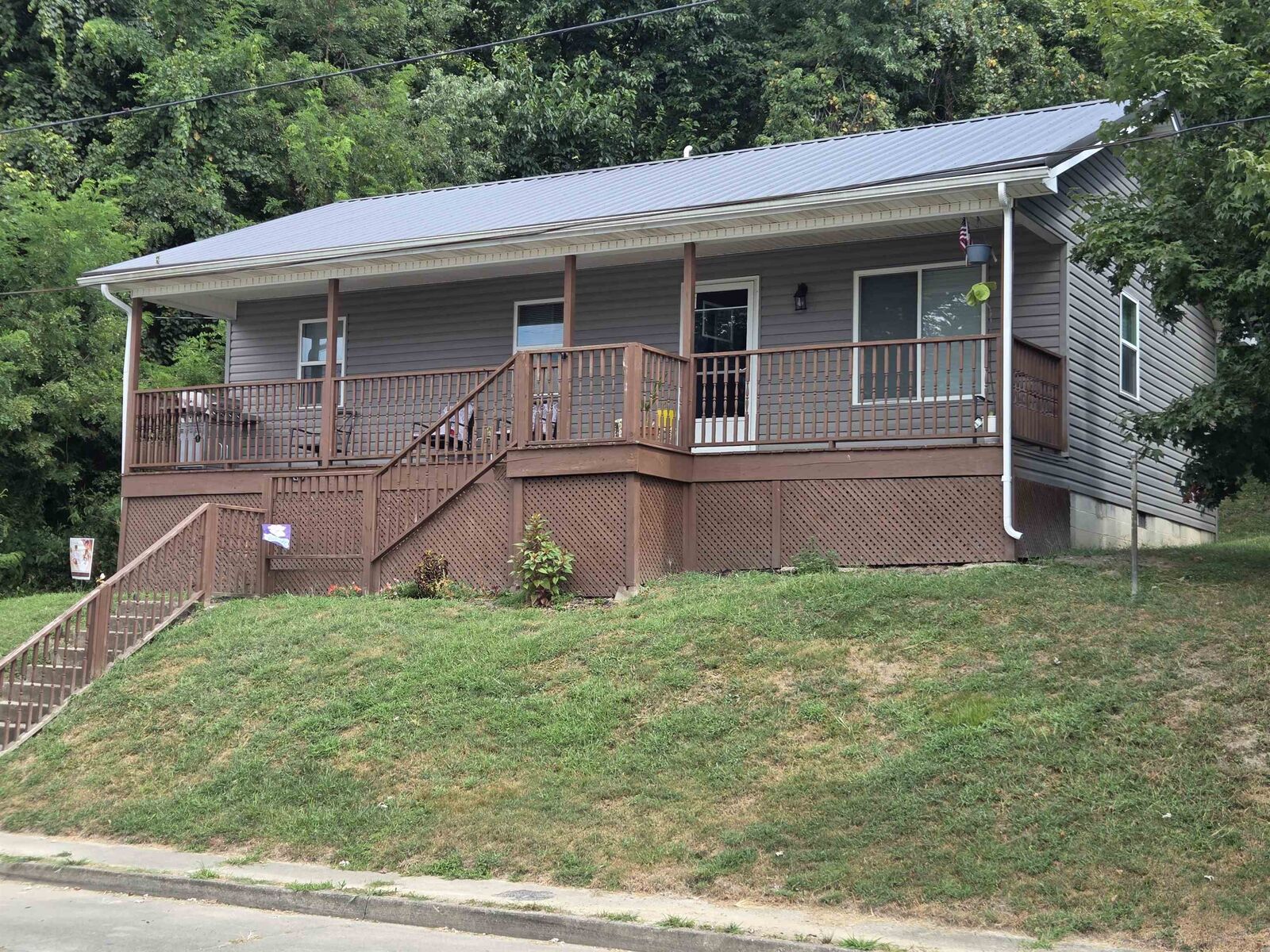 Property Photo: 605 South 10th Street OH 45638