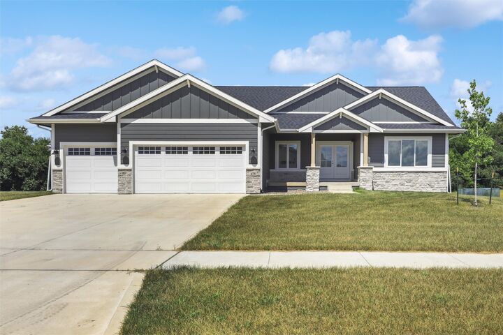 475 SE Walnut Woods Drive  West Des Moines IA 50265 photo