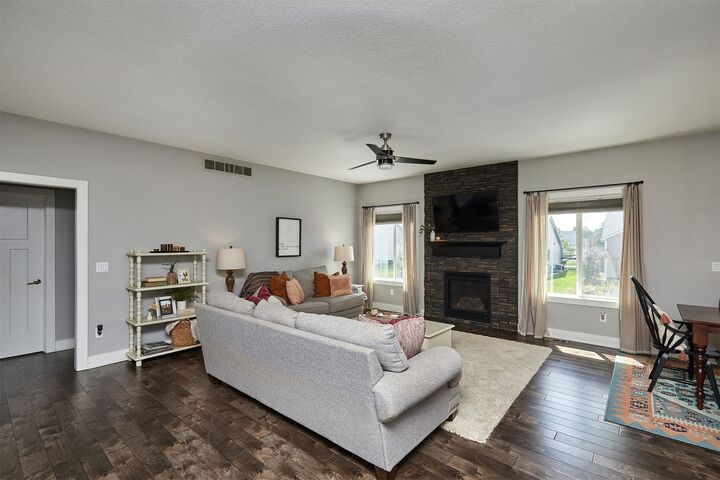 Property Photo: 9740 Larchwood Drive IA 50266