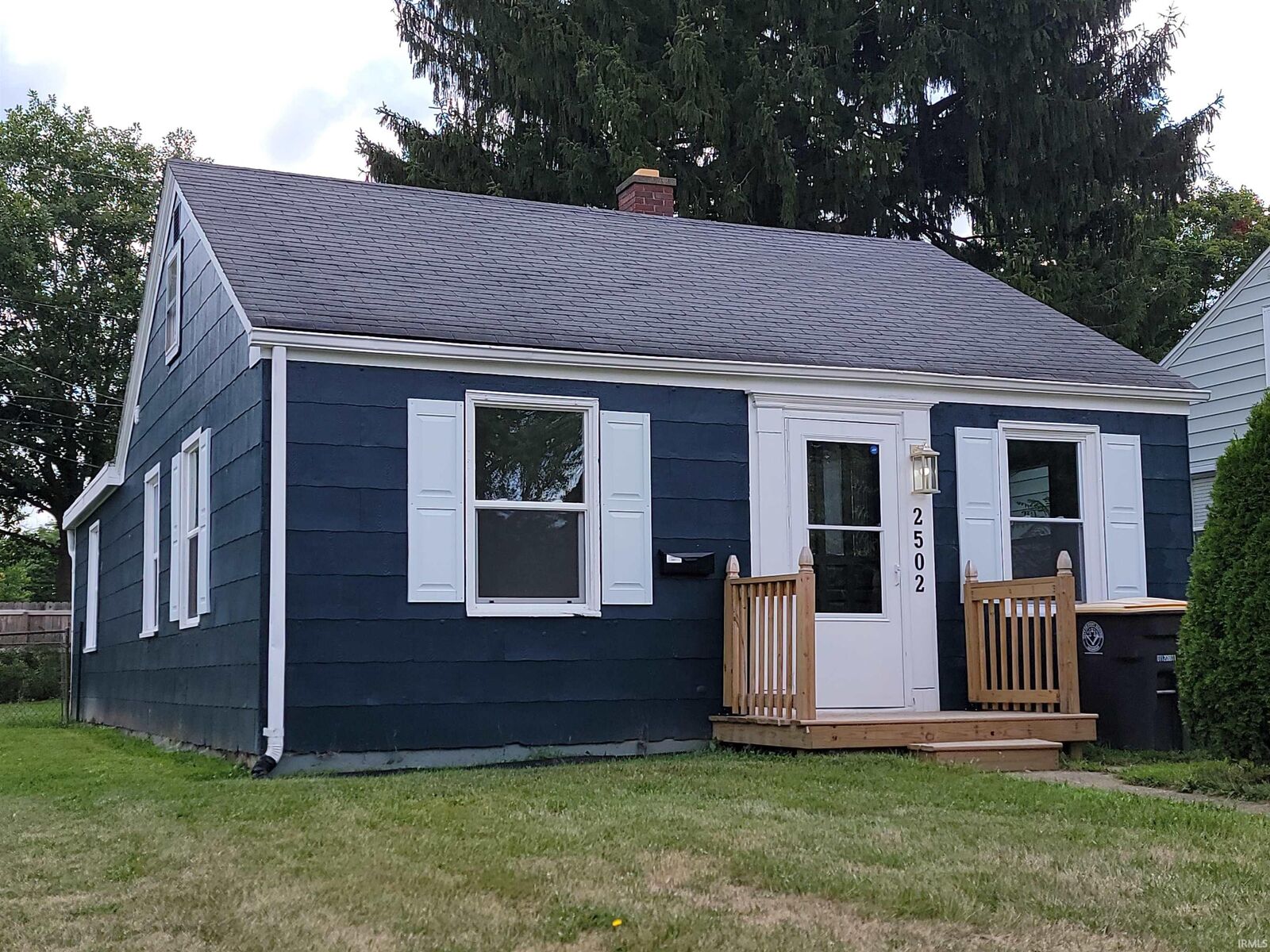 Property Photo:  2502 Sherman Boulevard  IN 46808-2006 
