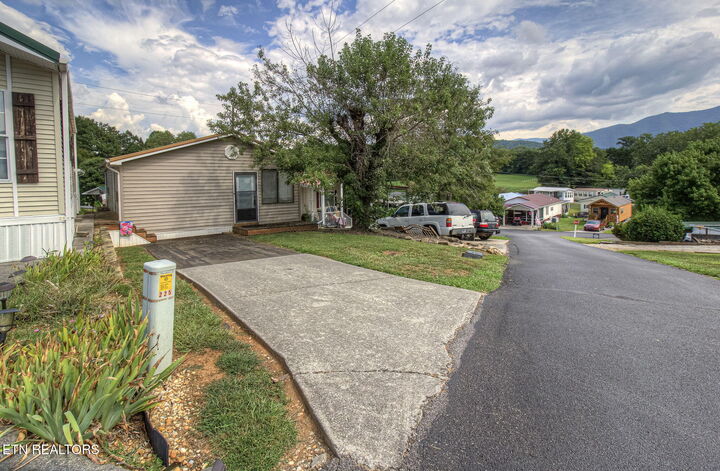 Property Photo: 1019 Kildee St TN 37882
