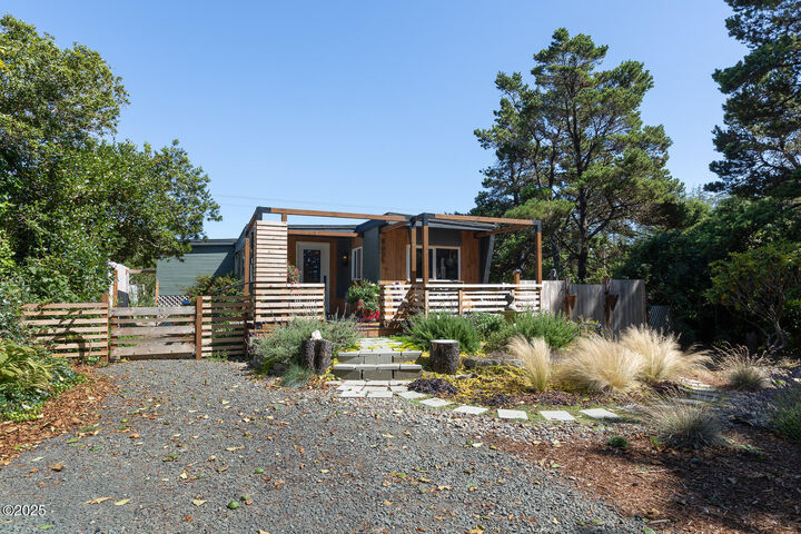 Property Photo: 8655 SW Abalone Street OR 97366
