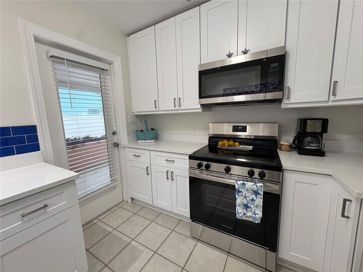 Property Photo: 353 81st Ave FL 33706