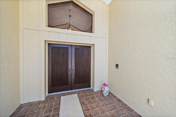 Property Photo: 2910 Old Orchard Lane FL 34219
