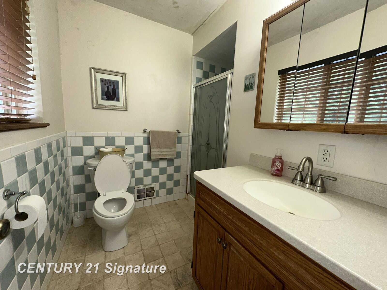 Property Photo:  6126 E Maple Avenue  MI 48439 