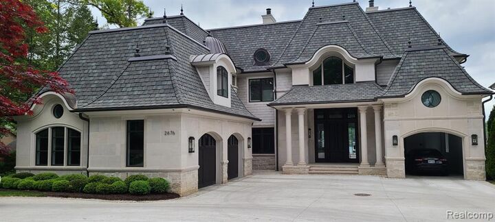 Property Photo: 2676 Lari Court MI 48324 2226