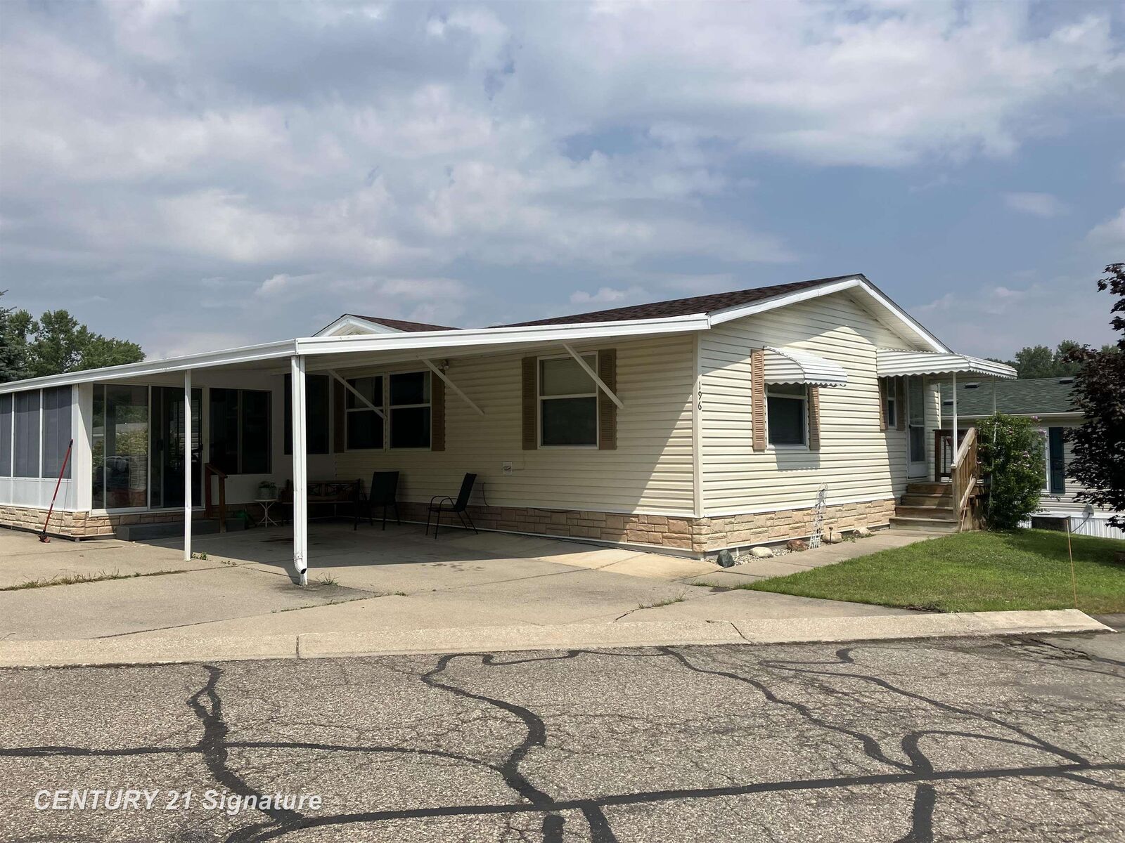 Property Photo:  196 Apollo Avenue  MI 48433 