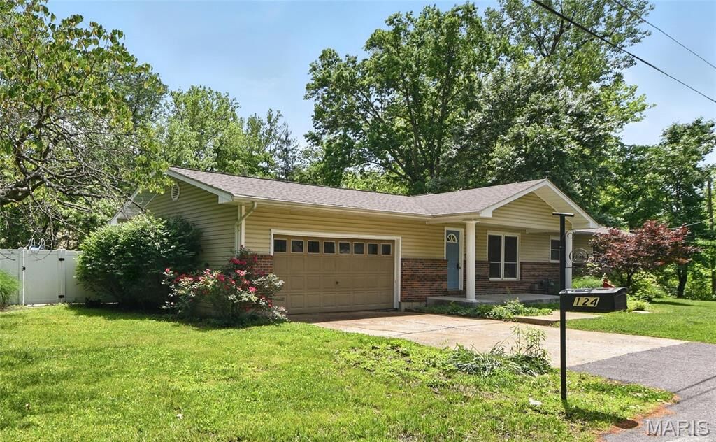 Property Photo: 124 Dawn Drive MO 63090