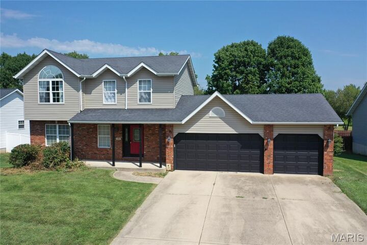 120 Fairway Drive  Maryville IL 62062 photo