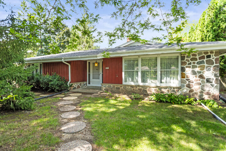 4405 N 110th St  Wauwatosa WI 53225 photo