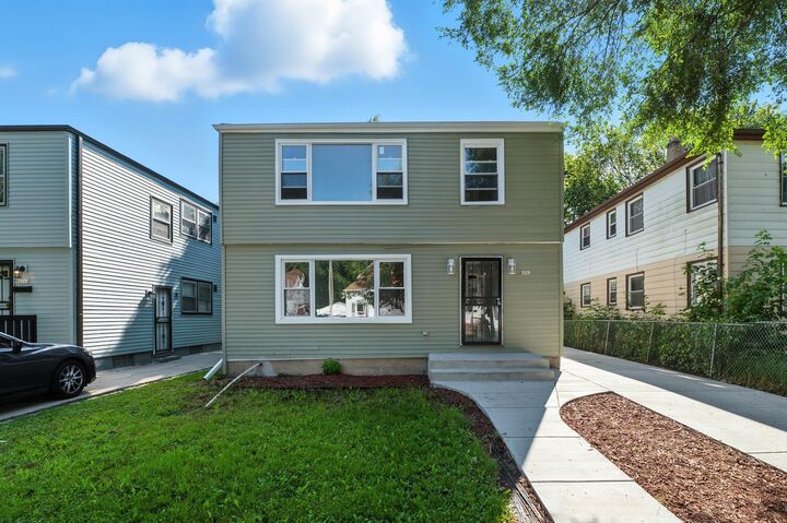 Property Photo: 4960 N 48th St 4962 WI 53218