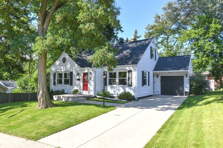 1629 S 95th St  West Allis WI 53214 photo