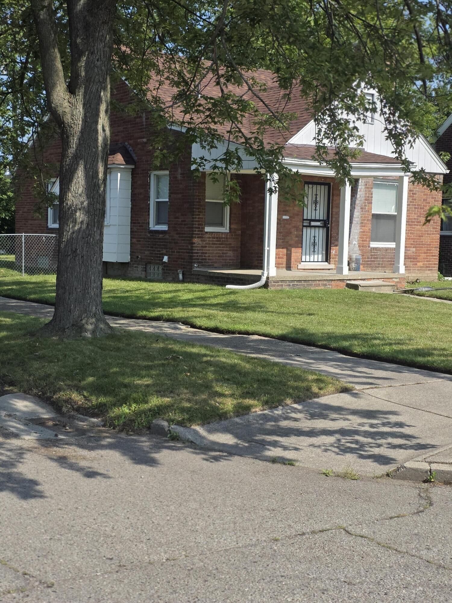 Property Photo: 11101 Beaconsfield Street MI 48224