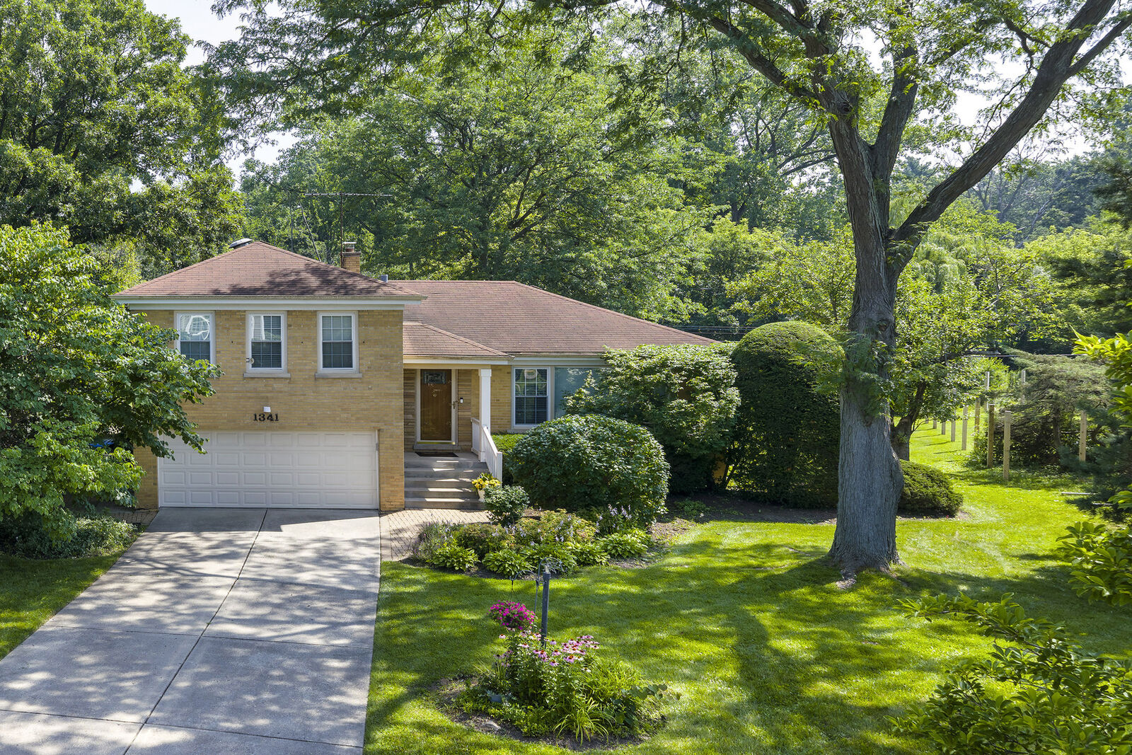 Property Photo:  1341 Carlisle Place  IL 60015 