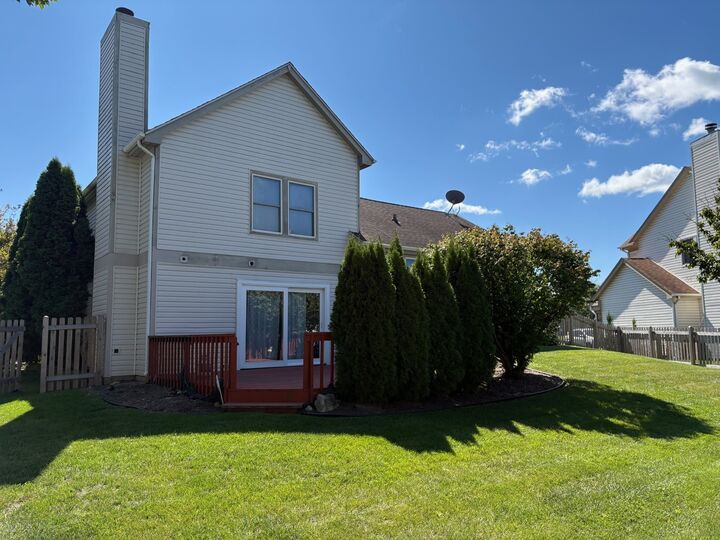 Property Photo: 325 Meadow Lakes Boulevard IL 60504