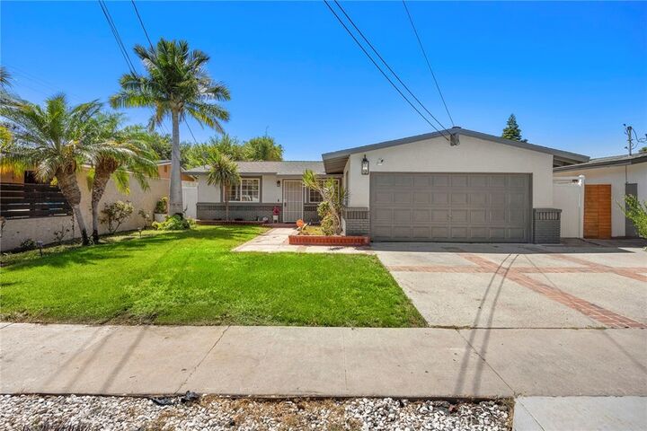 Property Photo: 2211 Avalon St CA 92627