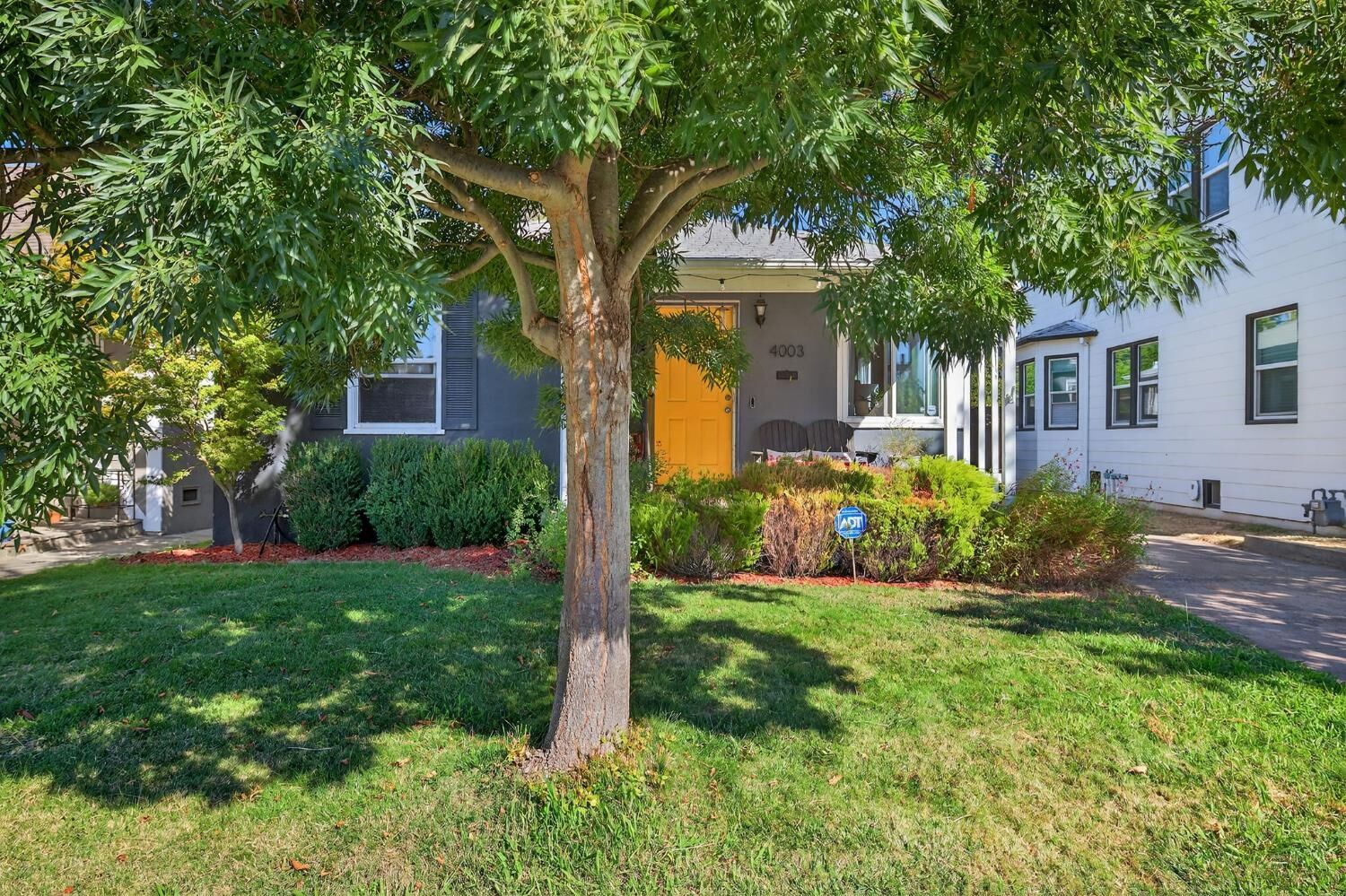 Property Photo: 4003 Miller Way CA 95817