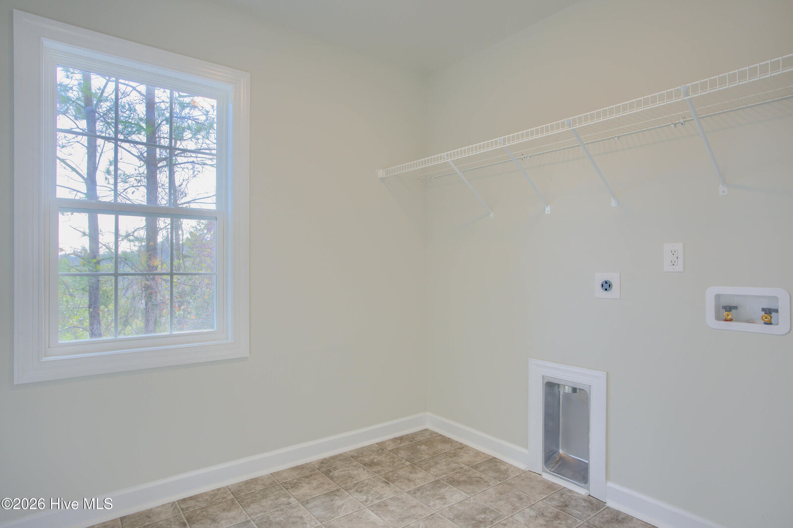 Property Photo:  805 Jasmine Lane  NC 28546 