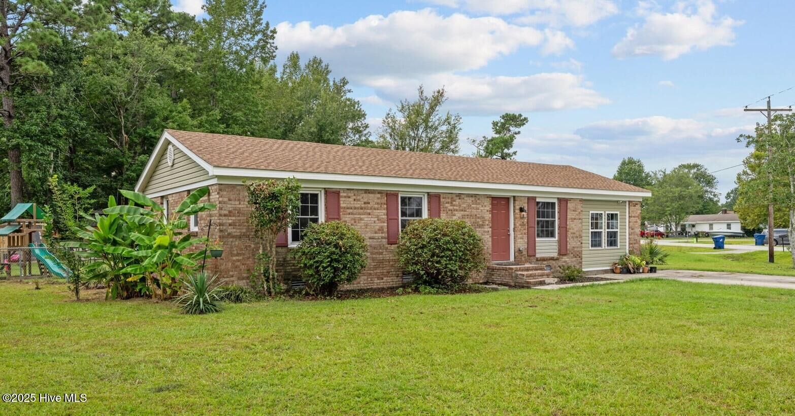Property Photo:  218 N Nunn Street  NC 28532 