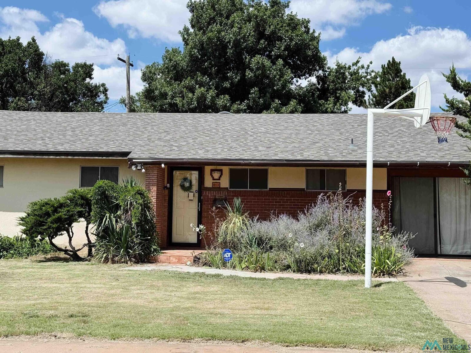Property Photo:  112 W Yucca Avenue  NM 88101-4261 