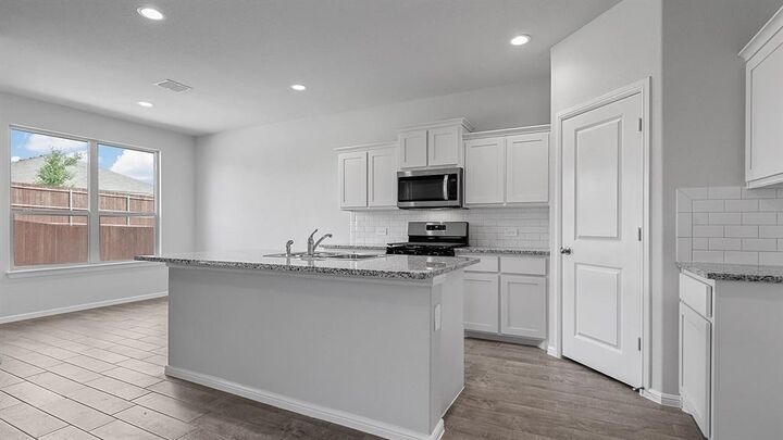 Property Photo: 929 Boll Weevil Drive TX 76031