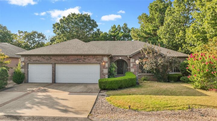 Property Photo: 6 Lochgilphead Lane AR 72715