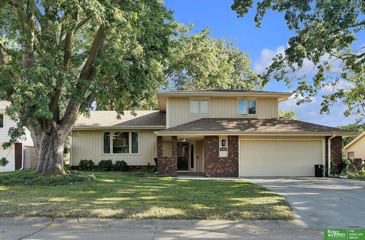 Property Photo: 14916 Seward Plaza NE 68154