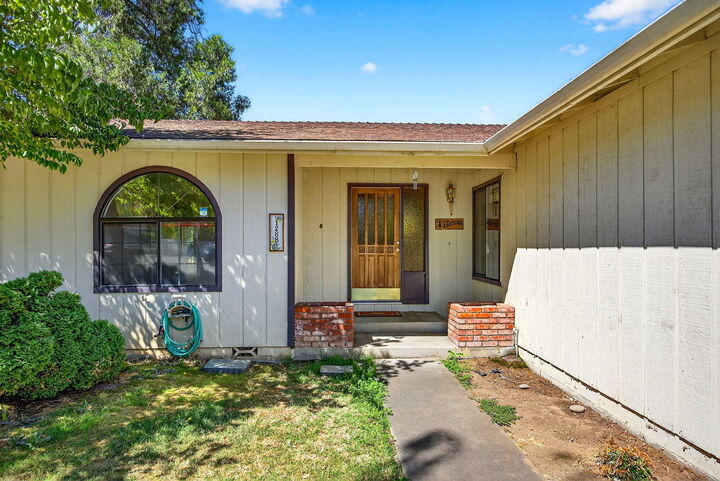 Property Photo: 1288 Tobin Court OR 97527