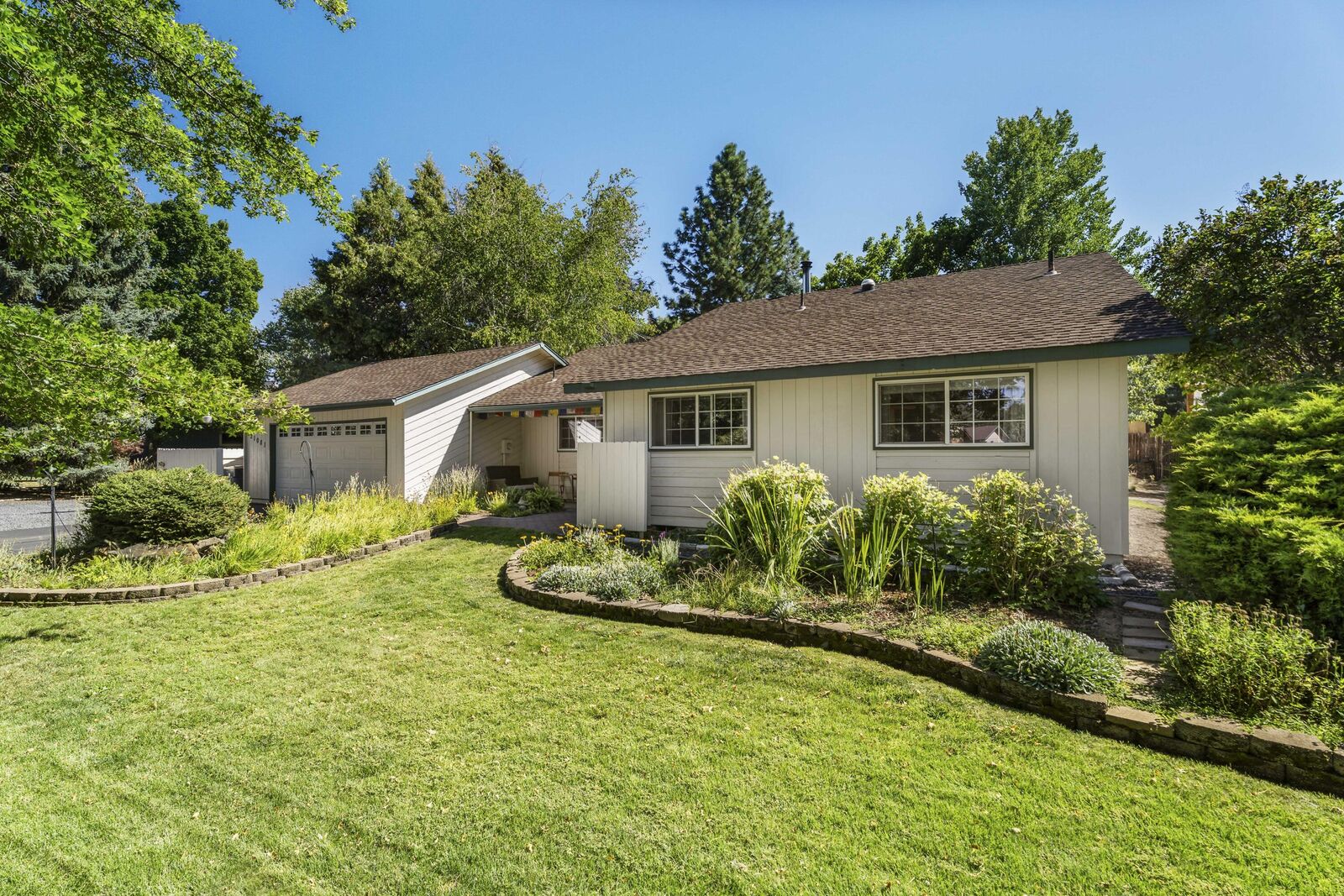 Property Photo:  21081 Gardenia Avenue  OR 97702