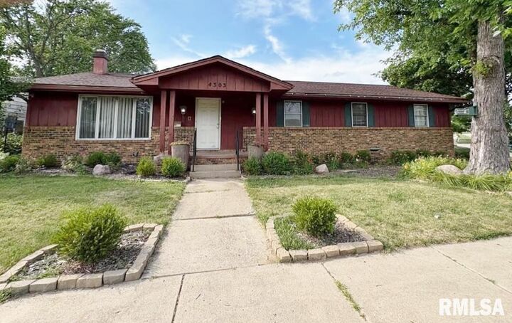 4303 W Lynnhurst Drive  Peoria IL 61615 photo