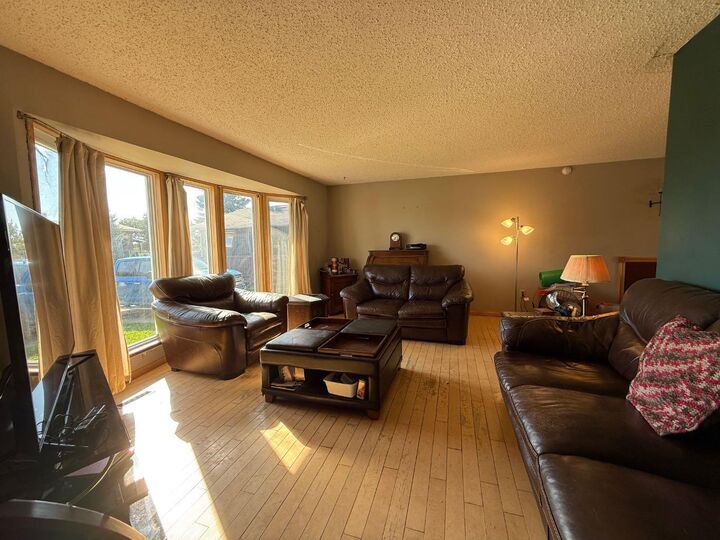 Property Photo: 5804 48A Street AB T0G 1E0