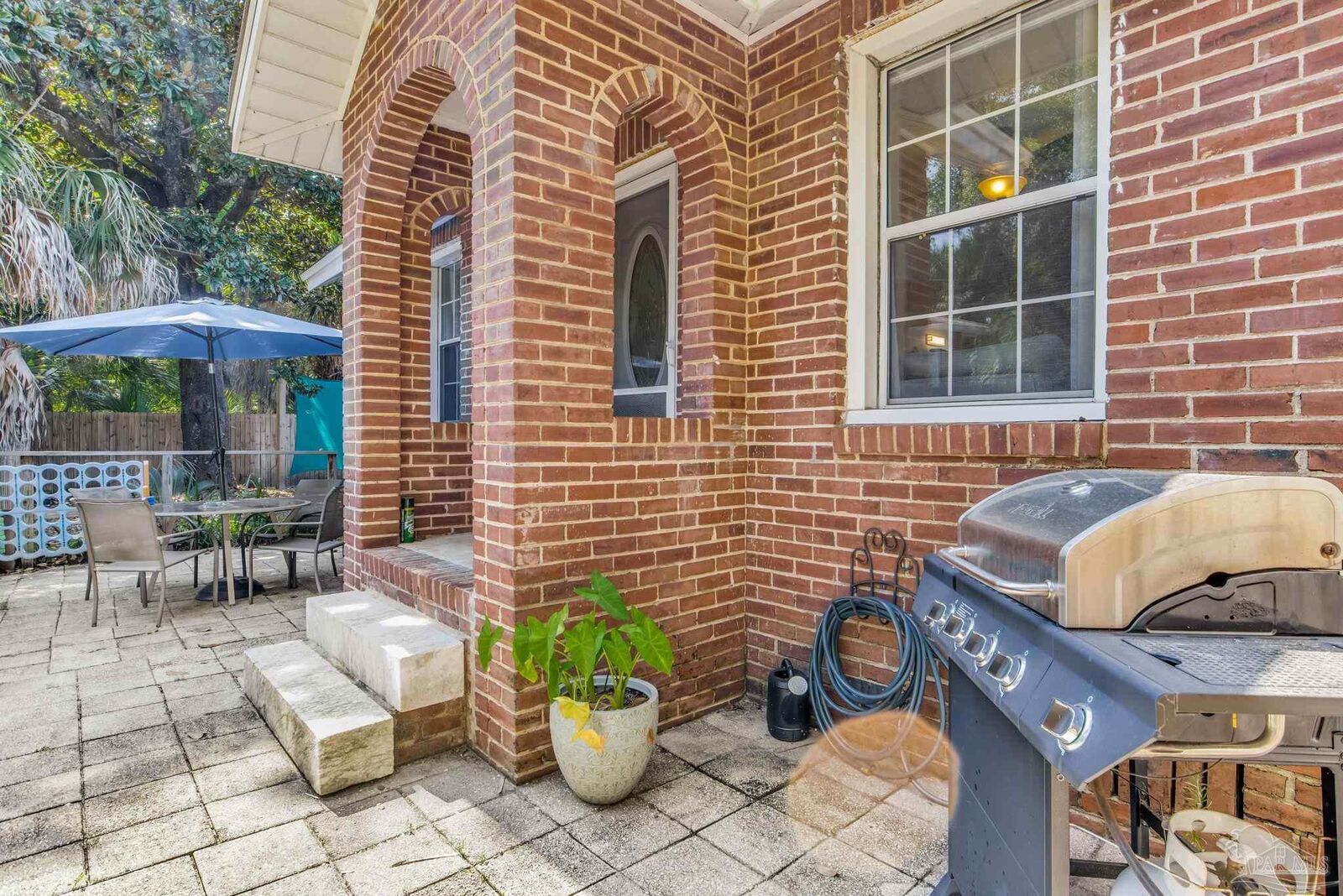 Property Photo:  607 S Navy Blvd  FL 32507 