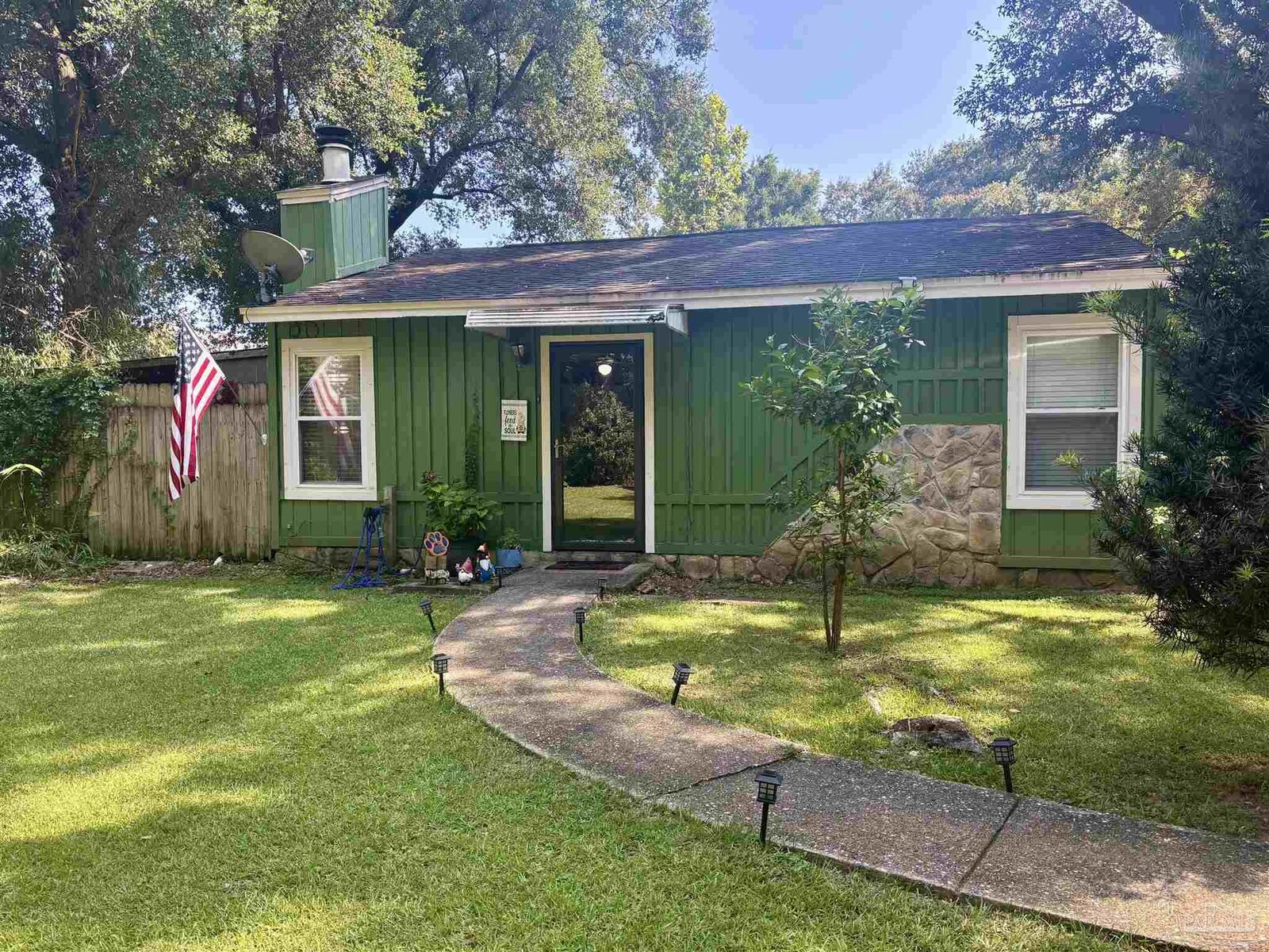 Property Photo: 4801 Sierra Dr A FL 32526