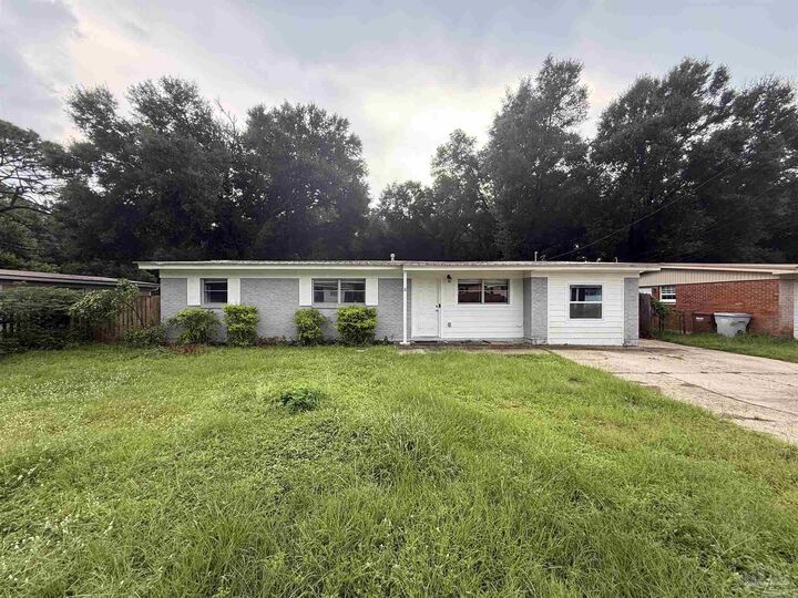 6441 Julia Dr  Milton FL 32570 photo