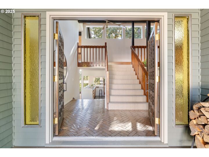Property Photo: 3224 Valley Crest Way OR 97116