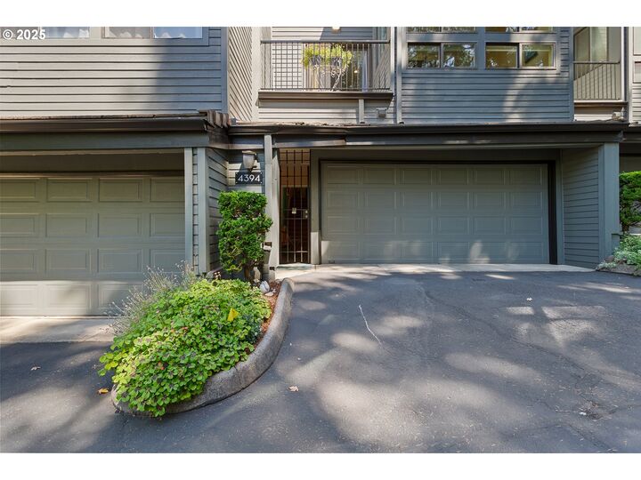 Property Photo: 4394 Thunder Vista Ln OR 97035