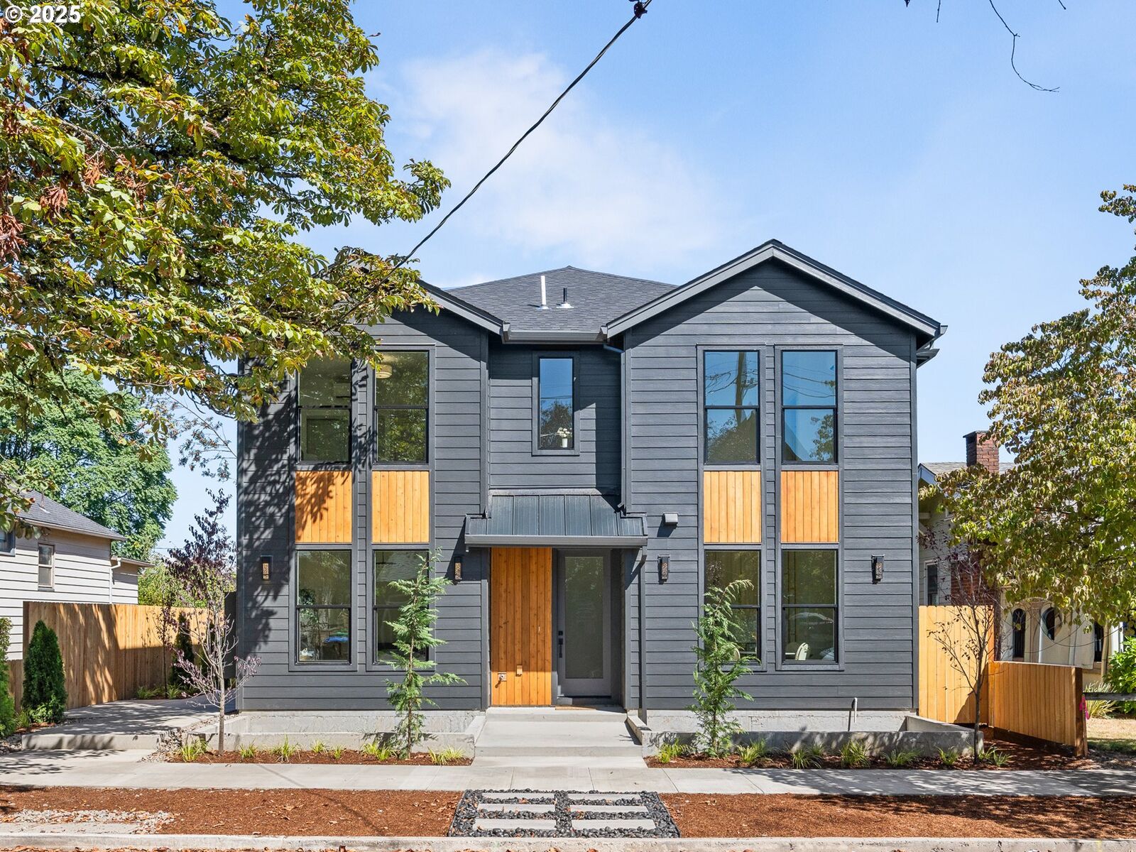 Property Photo: 2067 SE Harold St 8 OR 97202
