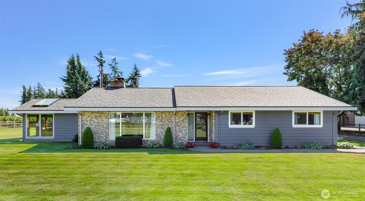 Property Photo: 271 E Bartlett Road WA 98264